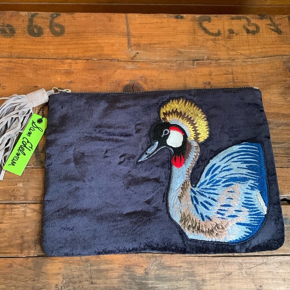 Sam Edelman Carol Velvet Clutch Navy NWT bird peacock pouch bag - Picture 1 of 8